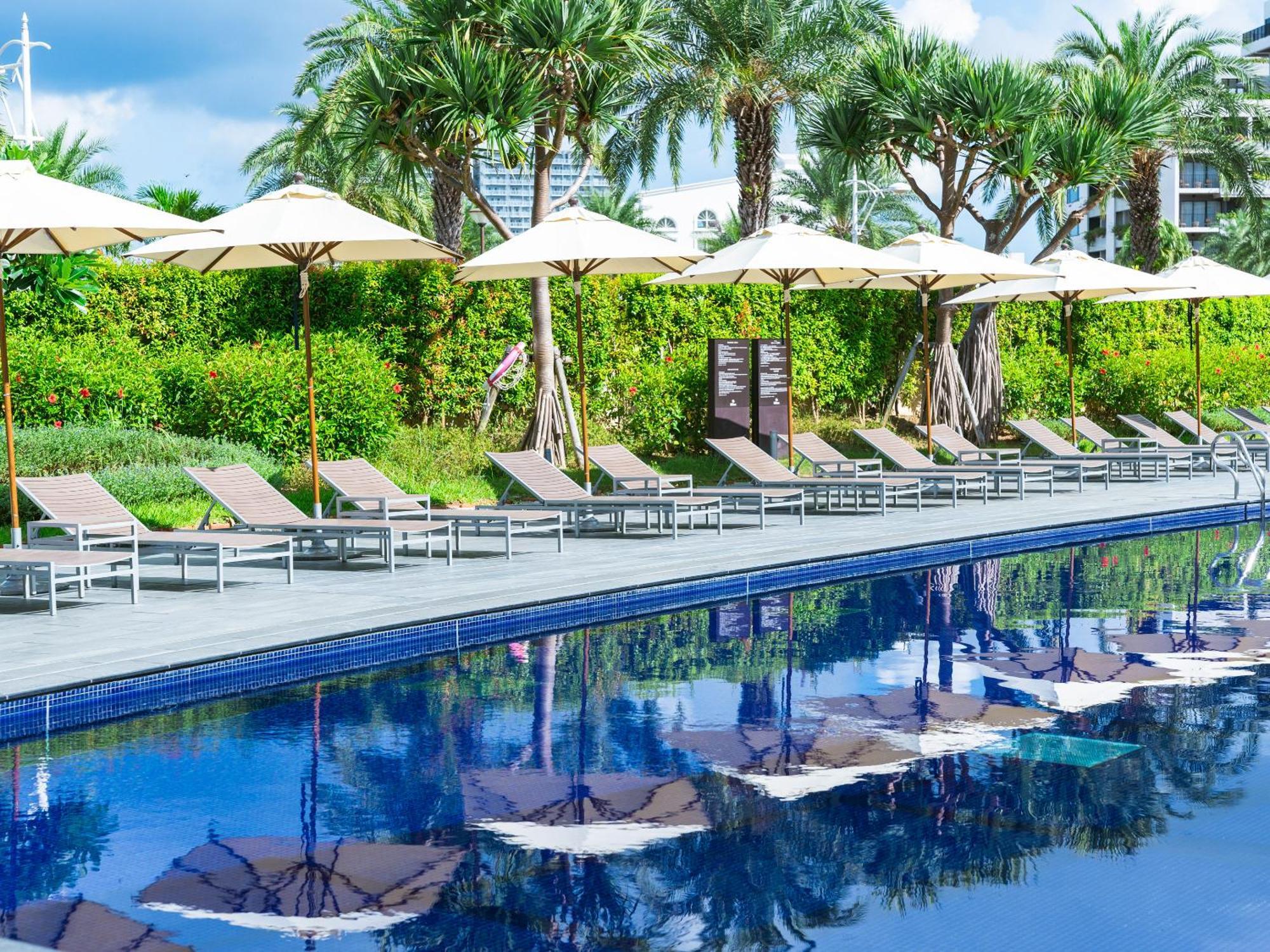 Hilton Okinawa Chatan Resort Екстериор снимка