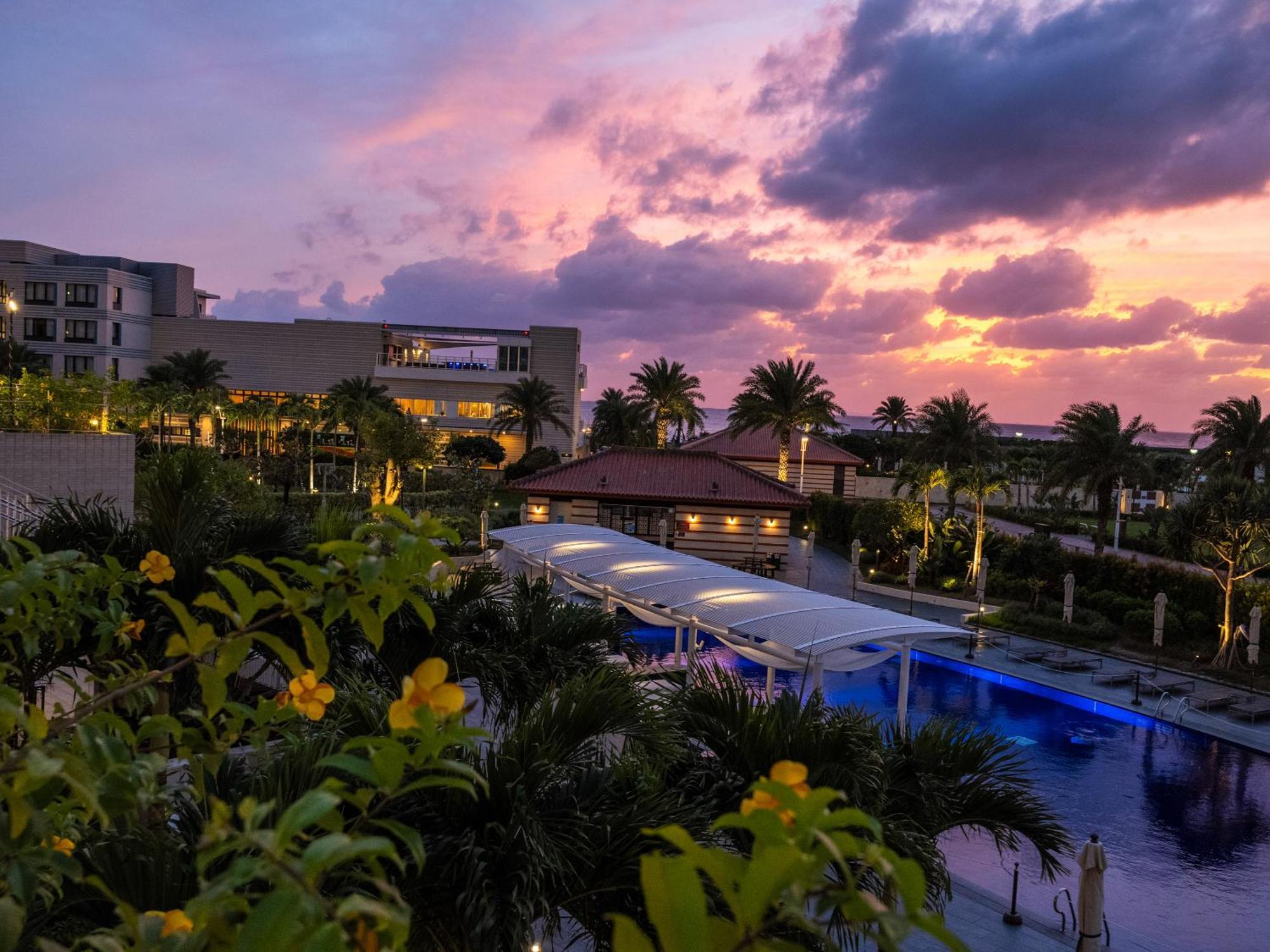 Hilton Okinawa Chatan Resort Екстериор снимка