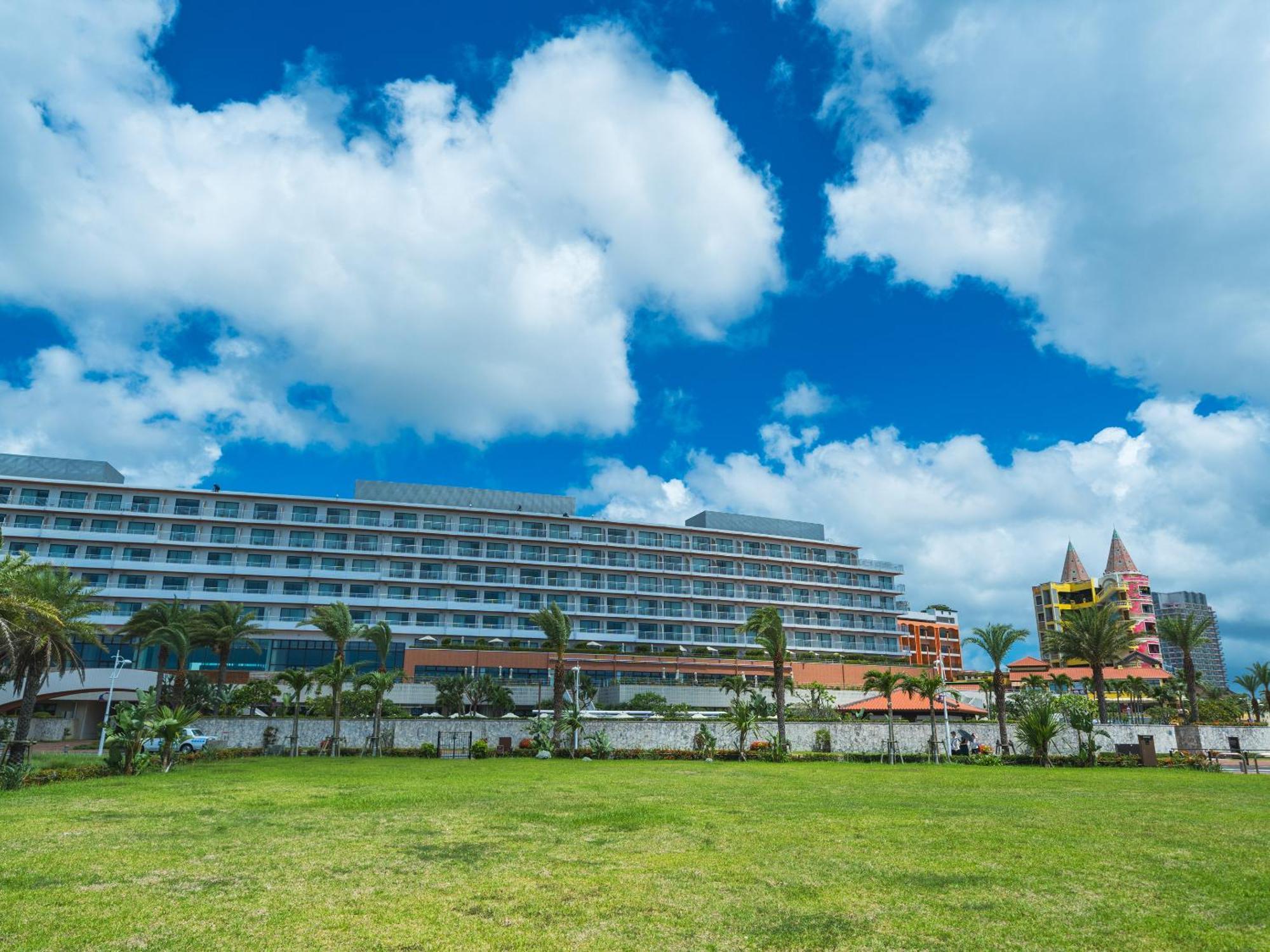 Hilton Okinawa Chatan Resort Екстериор снимка